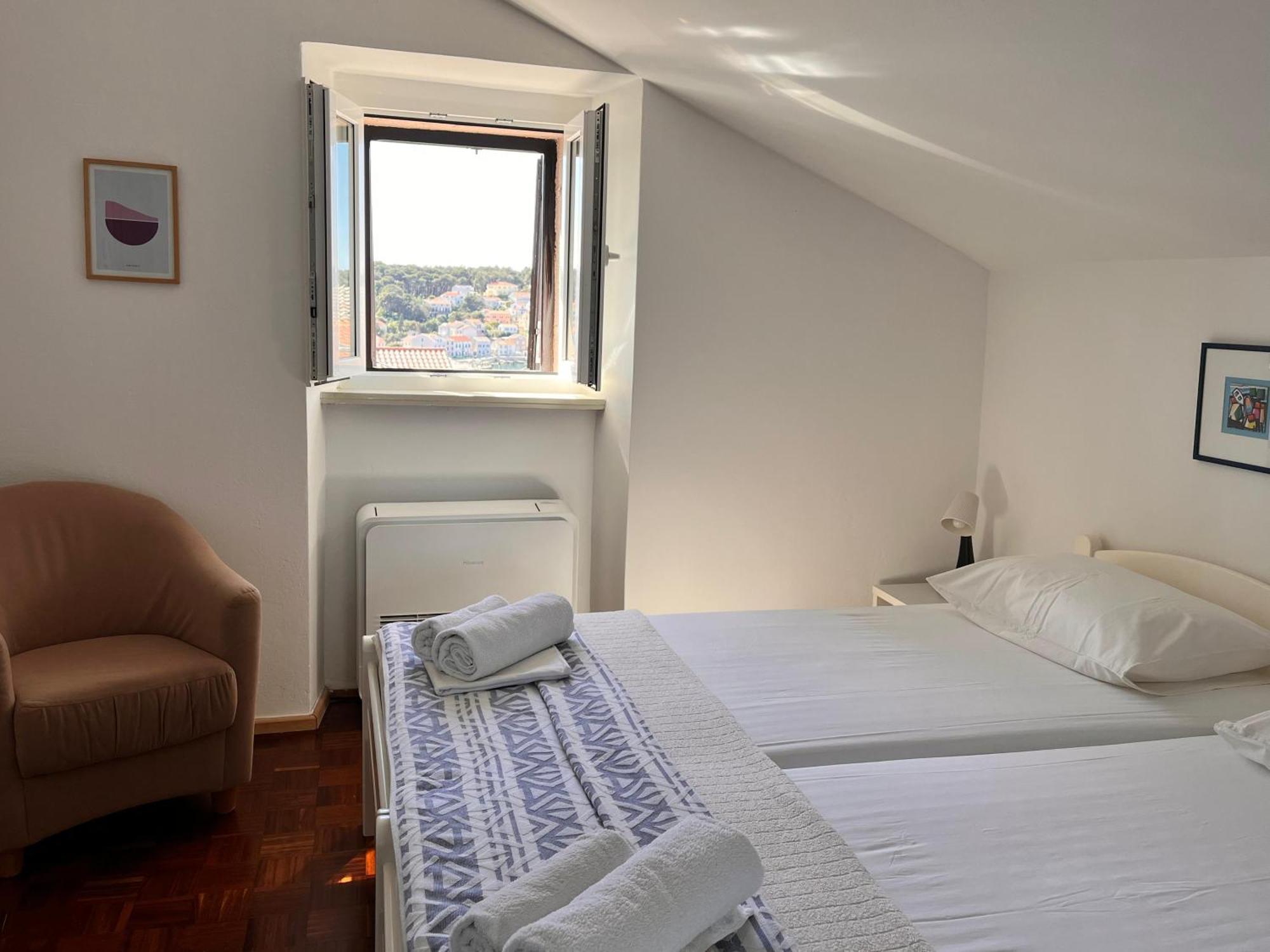 Apartment Oscar Mali Losinj Exterior photo